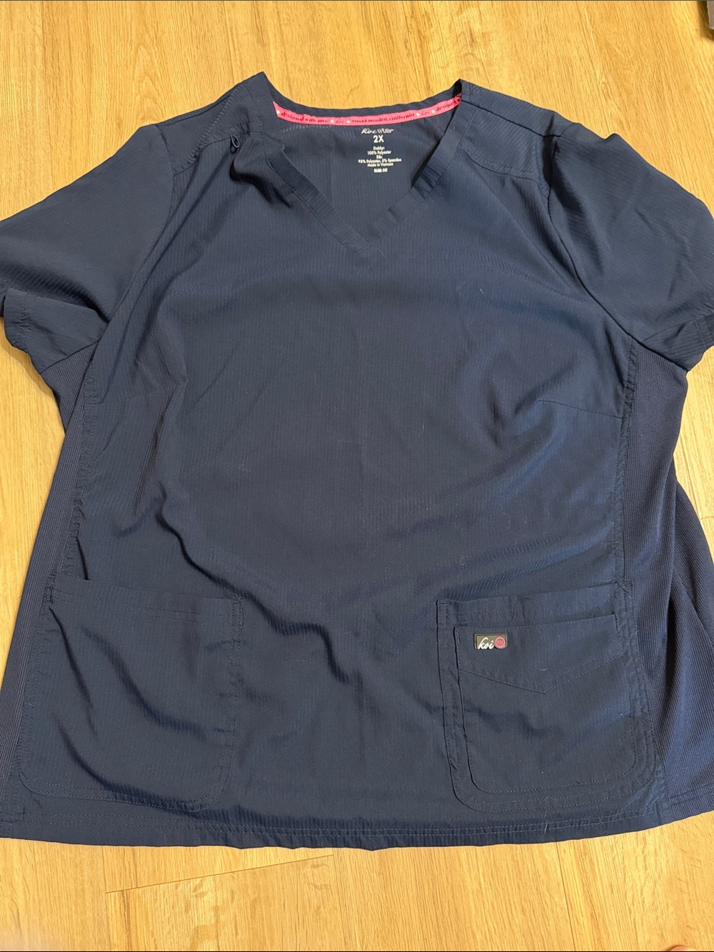 Women’s koi lite V-Neck Scrub Top - Navy